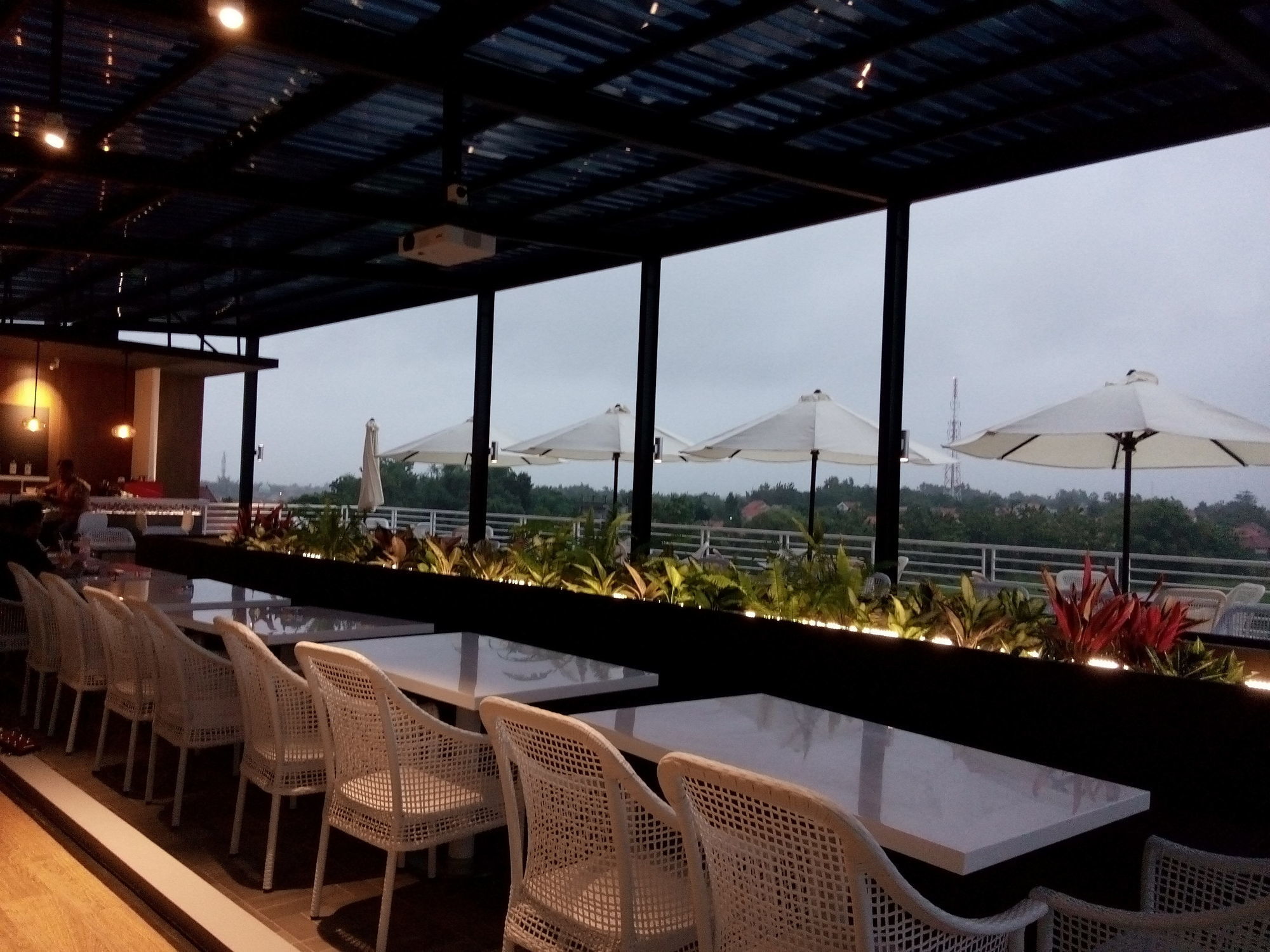 Front One Hotel Pamekasan Madura Ngoại thất bức ảnh